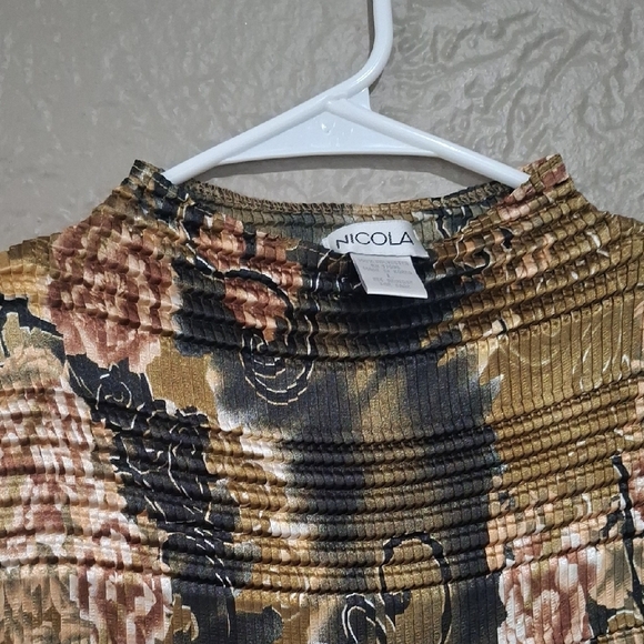 NICOLA Tan Ribbed Fitted Tank Top with Mandarin Collar - Picture 4 of 6